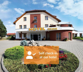Отель Hotel Celnice  Бржецлав 